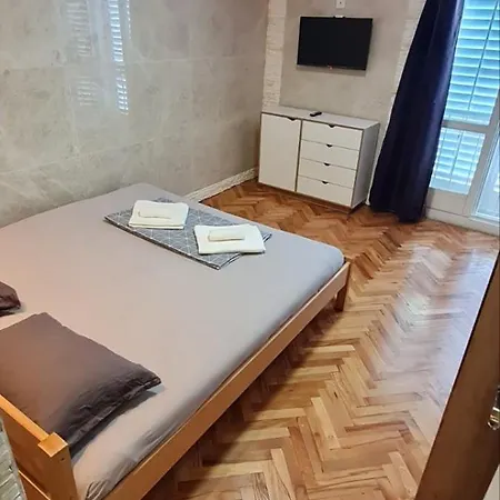 Mipilenchi * Makarská