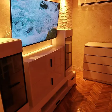 Apartment Mipilenchi Makarska